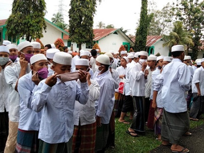 Pembagian Masker